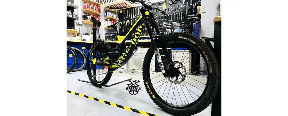 BUNKER BUSTER 275 (Downhill - Carbon)
