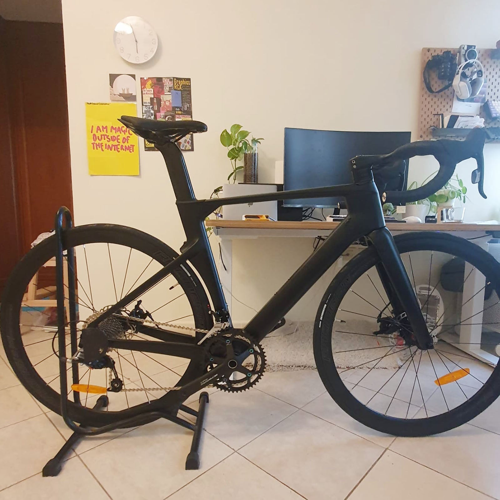 R10 700c Carbon Bike Road Bike - Matt Dark Gray